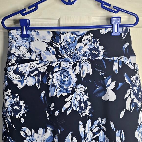 S.C. & Co Navy Floral Tummy Control Skort – Mini Skirt Shorts, Ladies Size M - Picture 3 of 8
